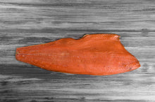 Cargar imagen en el visor de la galería, Salmón Salvaje Ahumado Red King Pieza 1,6 Kg. Aprox. - Paladarius