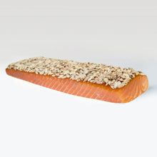 Cargar imagen en el visor de la galería, Lomo de Salmón Ahumado Cítricos y semillas girasol - Paladarius